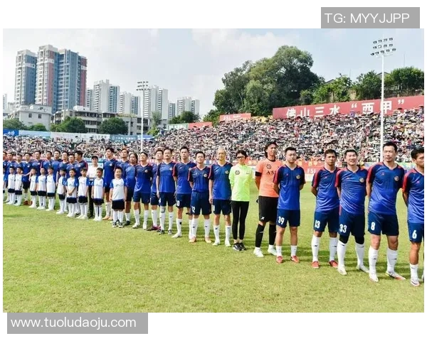 香港足球明星队莅临玉溪展开友谊赛活动助力地方足球发展 香港足球明星队莅临玉溪展开友谊赛活动助力地方足球发展