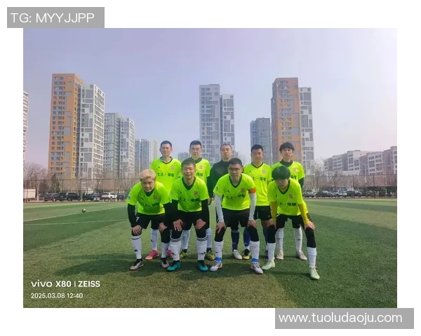 足球明星汇聚各大队伍展现激情与荣耀的赛场传奇 足球明星汇聚各大队伍展现激情与荣耀的赛场传奇